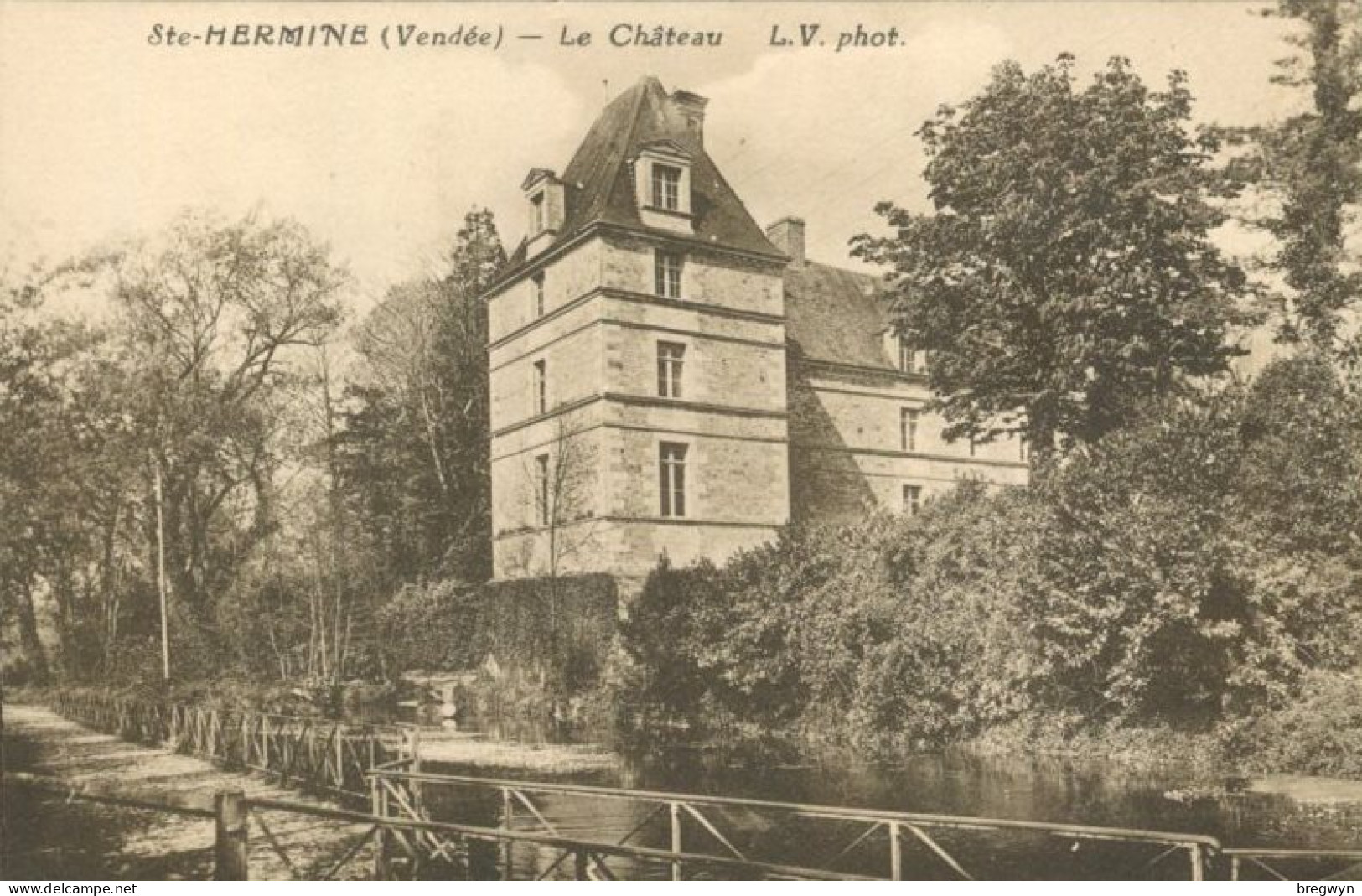 85 - CPA Ste-Hermine - Le Château - Sainte Hermine