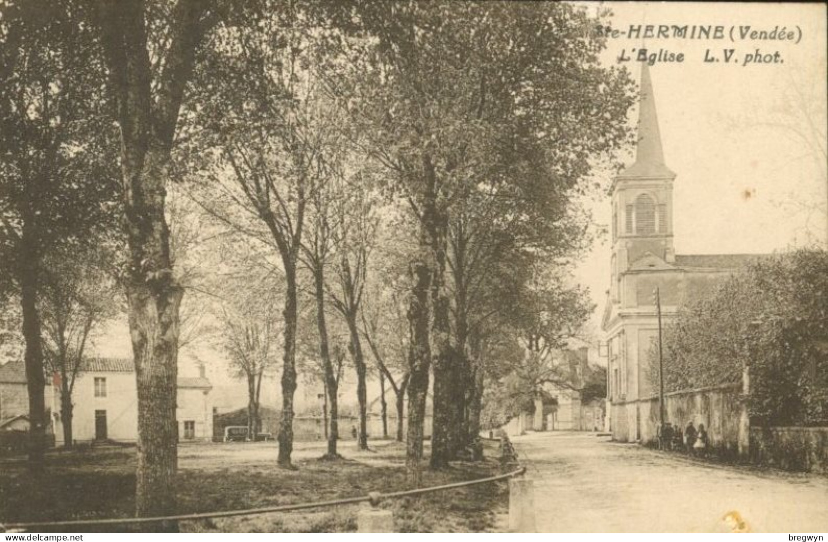 85 - CPA Ste-Hermine - L'Eglise - Sainte Hermine