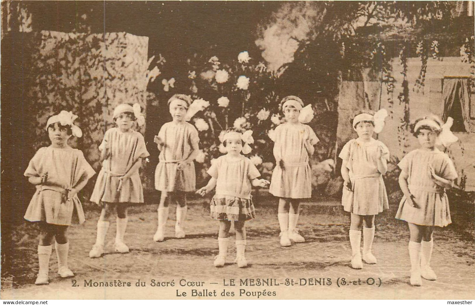 LE MESNIL ST DENIS Monastère Du Sacré Cœur Le Ballet Des Poupées - Le Mesnil Saint Denis