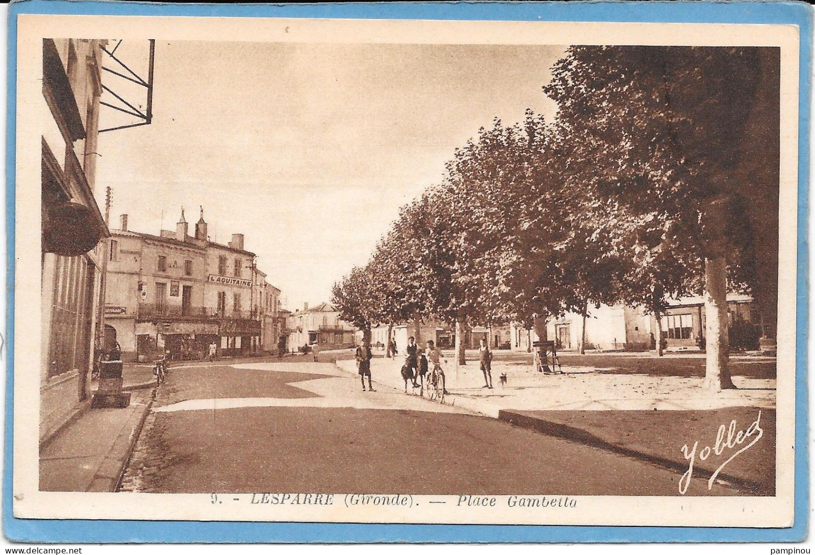 33 LESPARRE - Place Gambetta - Animée - Lesparre Medoc