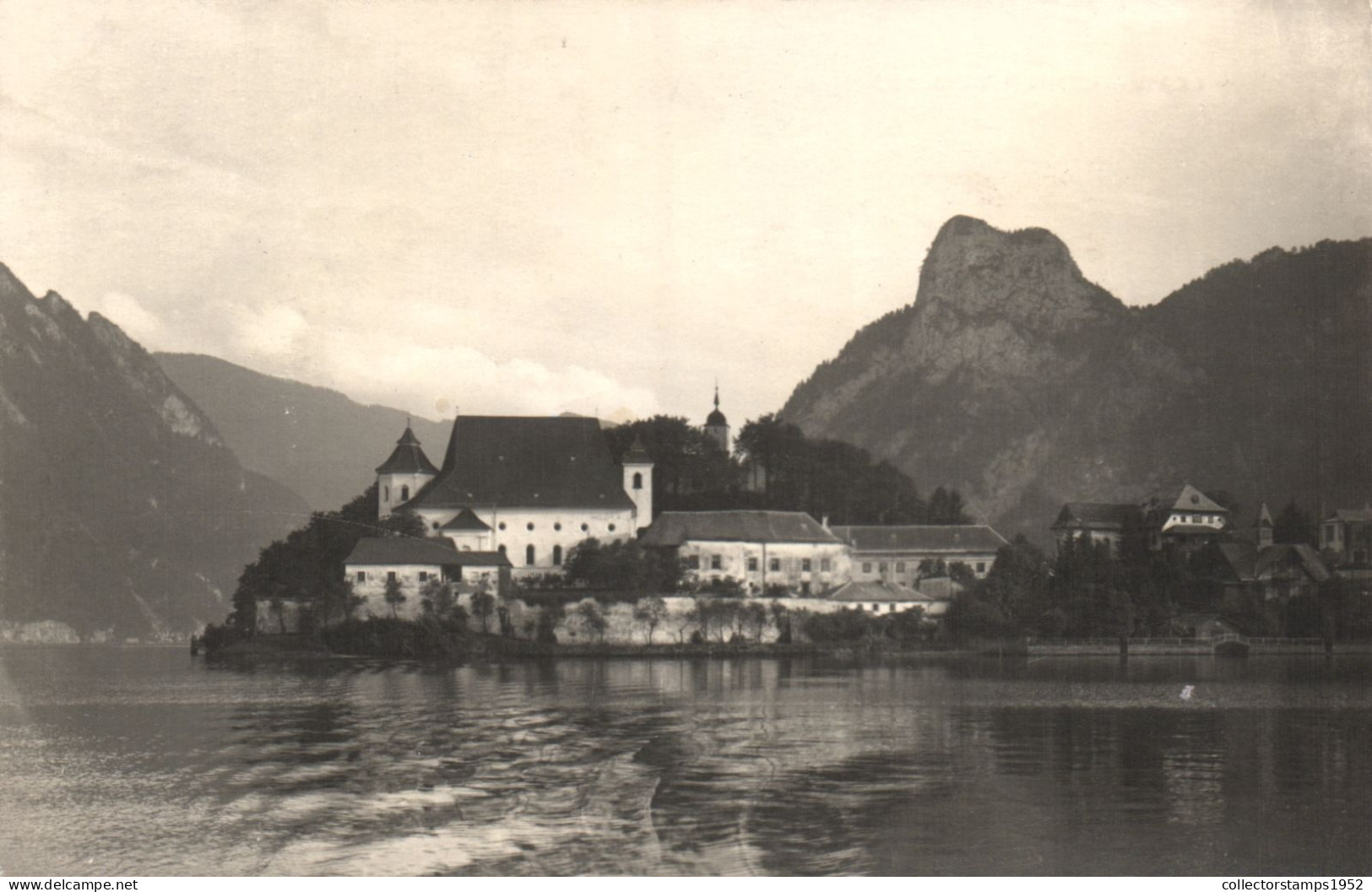 TRAUNKIRCHEN, ARCHITECTURE, TRAUNSEE, LAKE, AUSTRIA - Traun