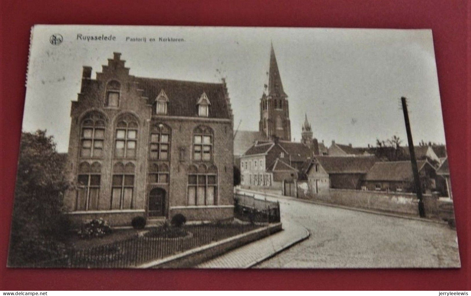 RUISELEDE  - RUYSSELEDE  -  Pastorij En Kerktoren - Ruiselede