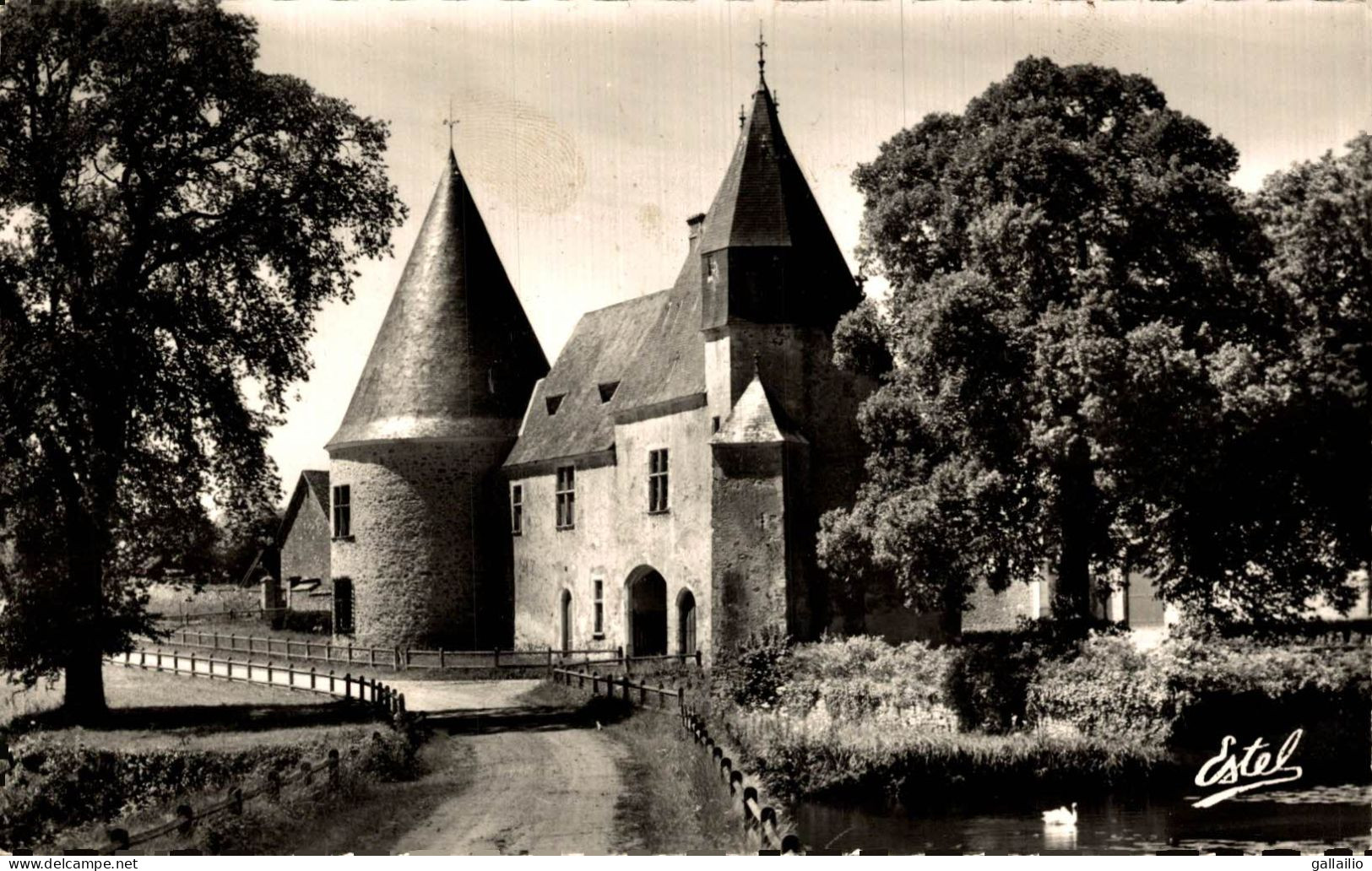 TUFFE LE DONJON DU CHATEAU DE CHERONNE - Tuffe