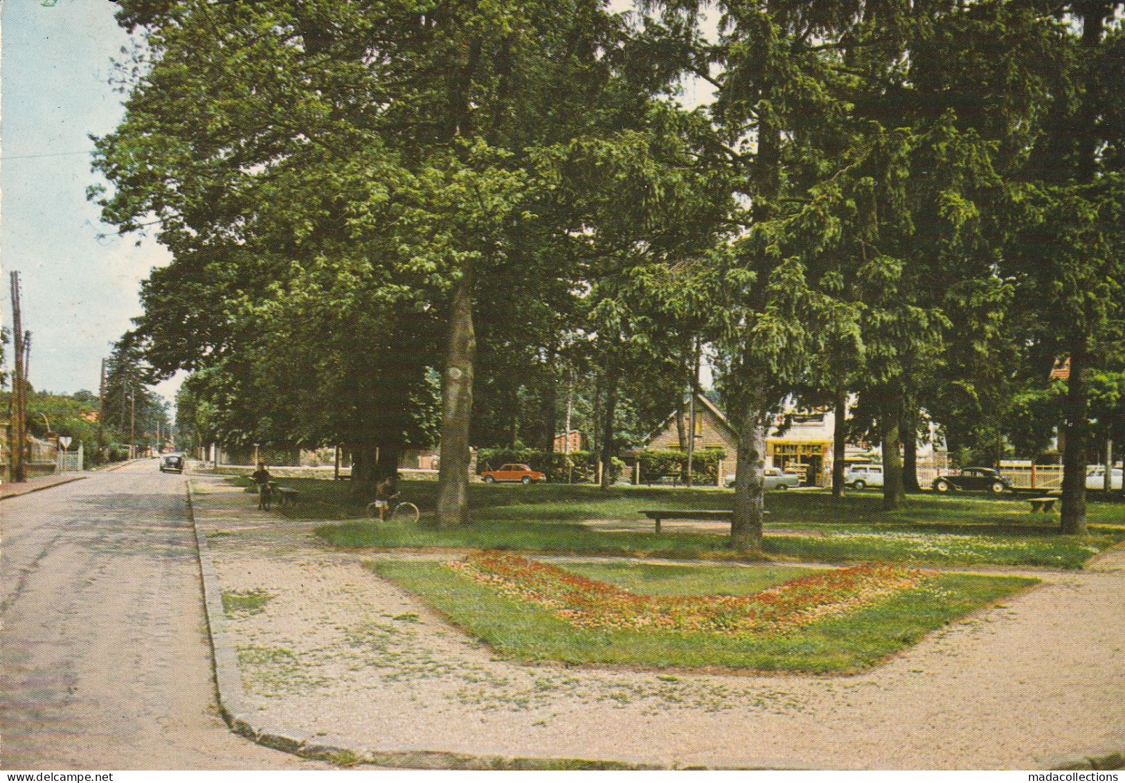 Morsang Sur Orge (91 - Essonne)  La Place Des Tilleuls - Morsang Sur Orge