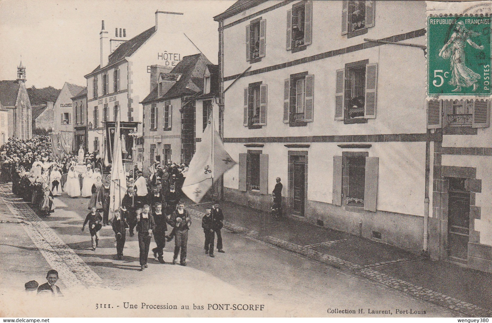 56 PONT-SCORFF QUEVEN.  LORIENT   Une Procession Au Bas PONT-SCORFF  Avec Hôtel TB PLAN  Env.  1910.   RARE - Pont Scorff