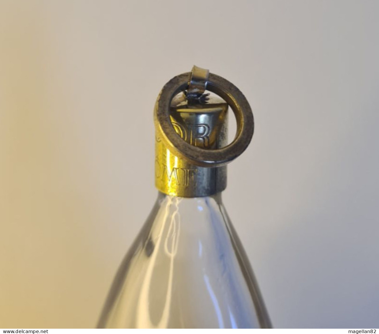 Ancien Flacon Pendentif. Goutte d'eau. Parfum Trésor de lancôme PARIS. Année 1954 Lancome
