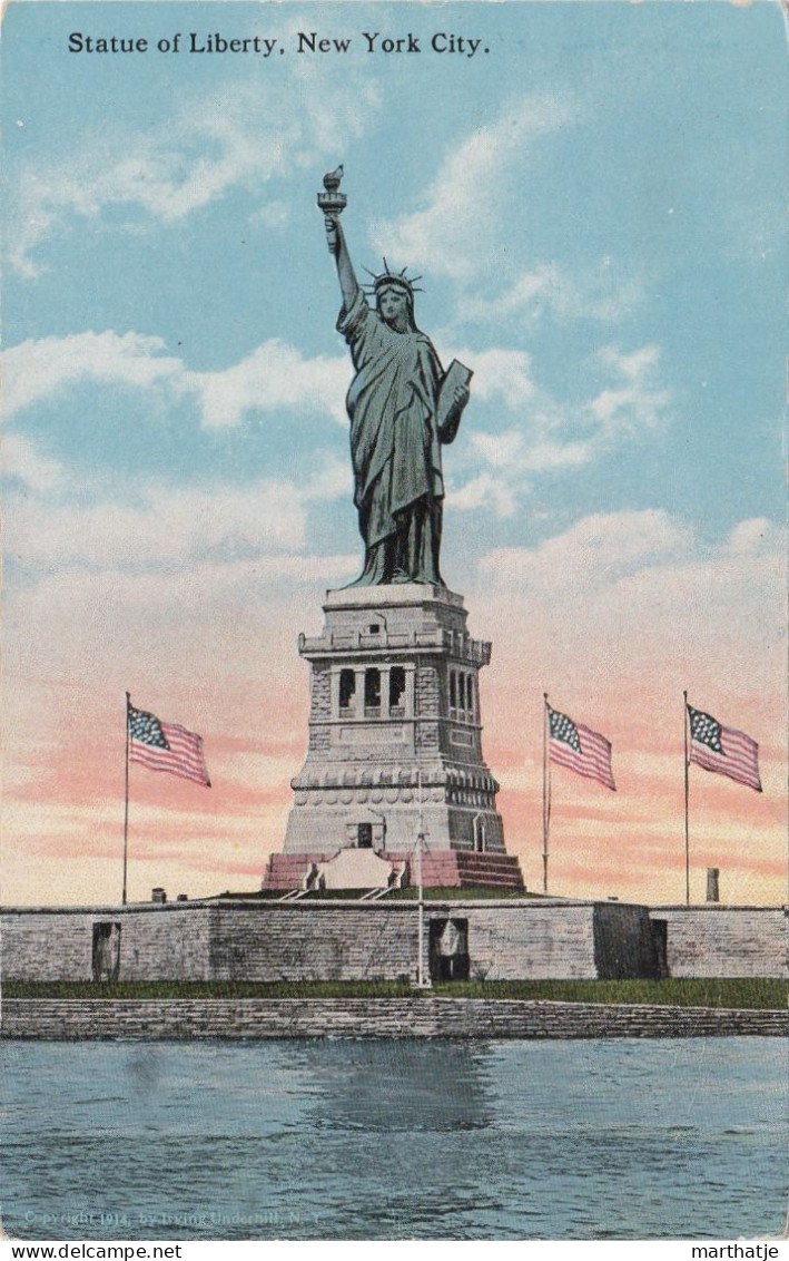 45 - Statue Of Liberty, New York City (with American Flags) - Estatua De La Libertad