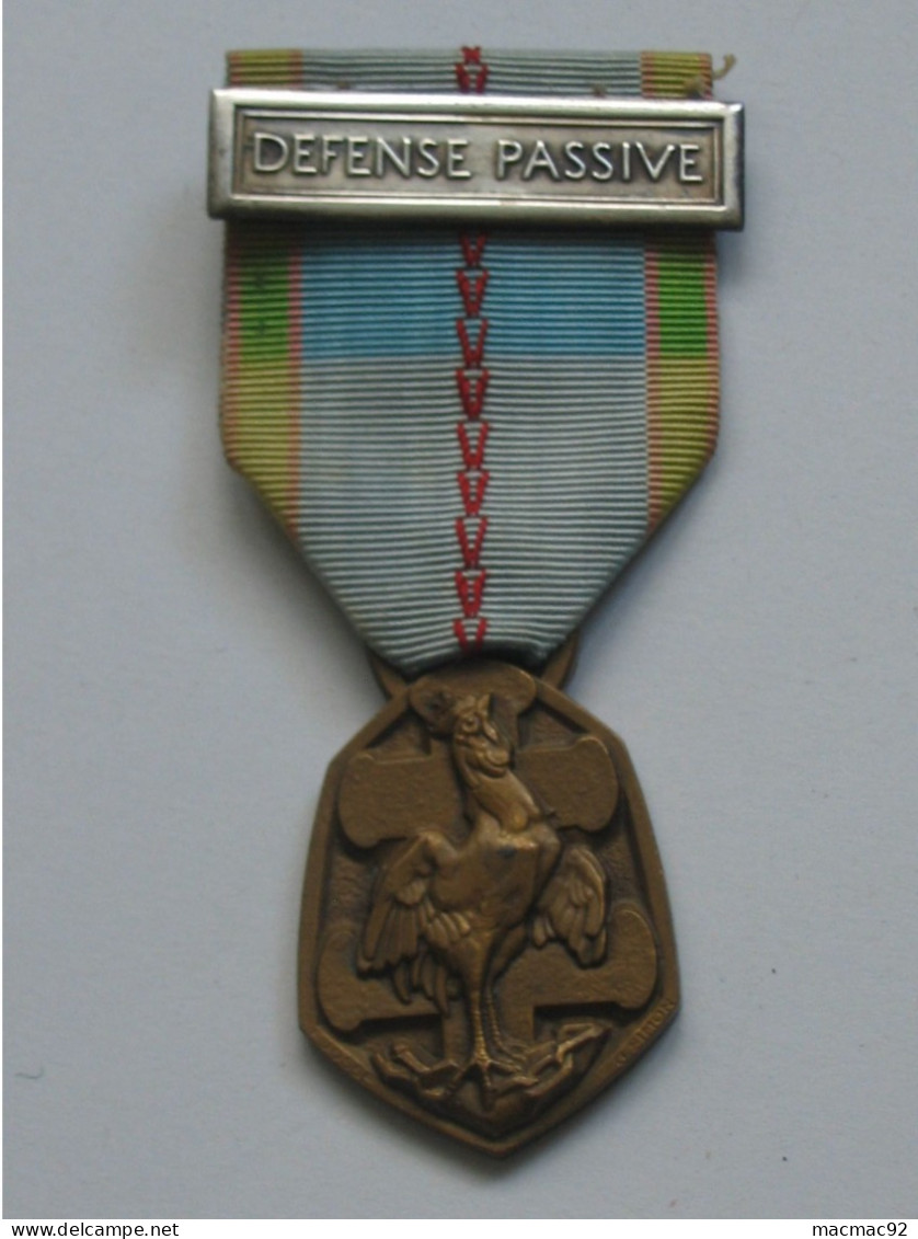 Médaille-Décoration Commémorative 39/45 Défense Passive   ***** EN ACHAT IMMEDIAT **** - Francia