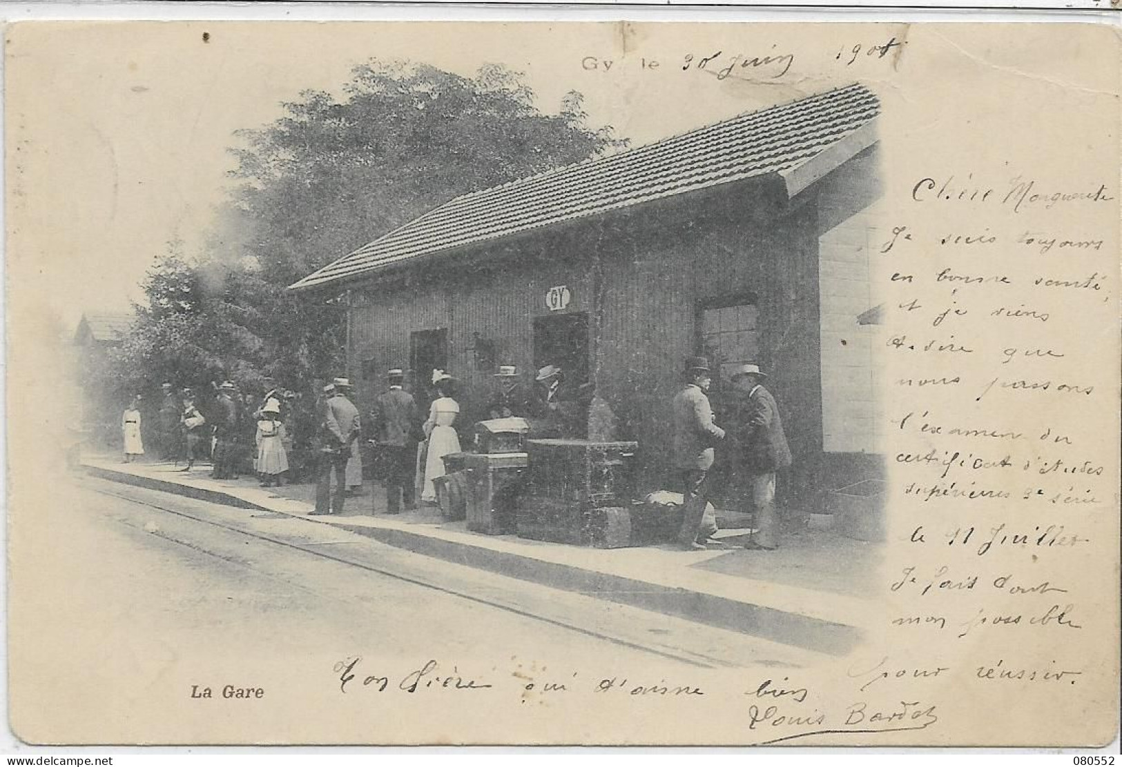 70 GY . La Gare Animée , édit : Sans , écrite En 1901 , état Pli Invisible Au Recto Consolidé Au Dos Sinon Extra - Gy