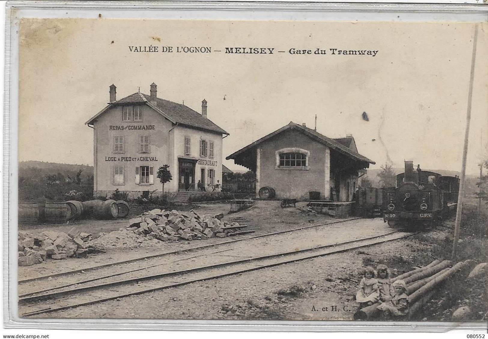 70 MELISEY . La Gare Du Tramway Animée , Tramway En Gare, édit : A Et HC , écrite Années 10 , état  Extra - Mélisey