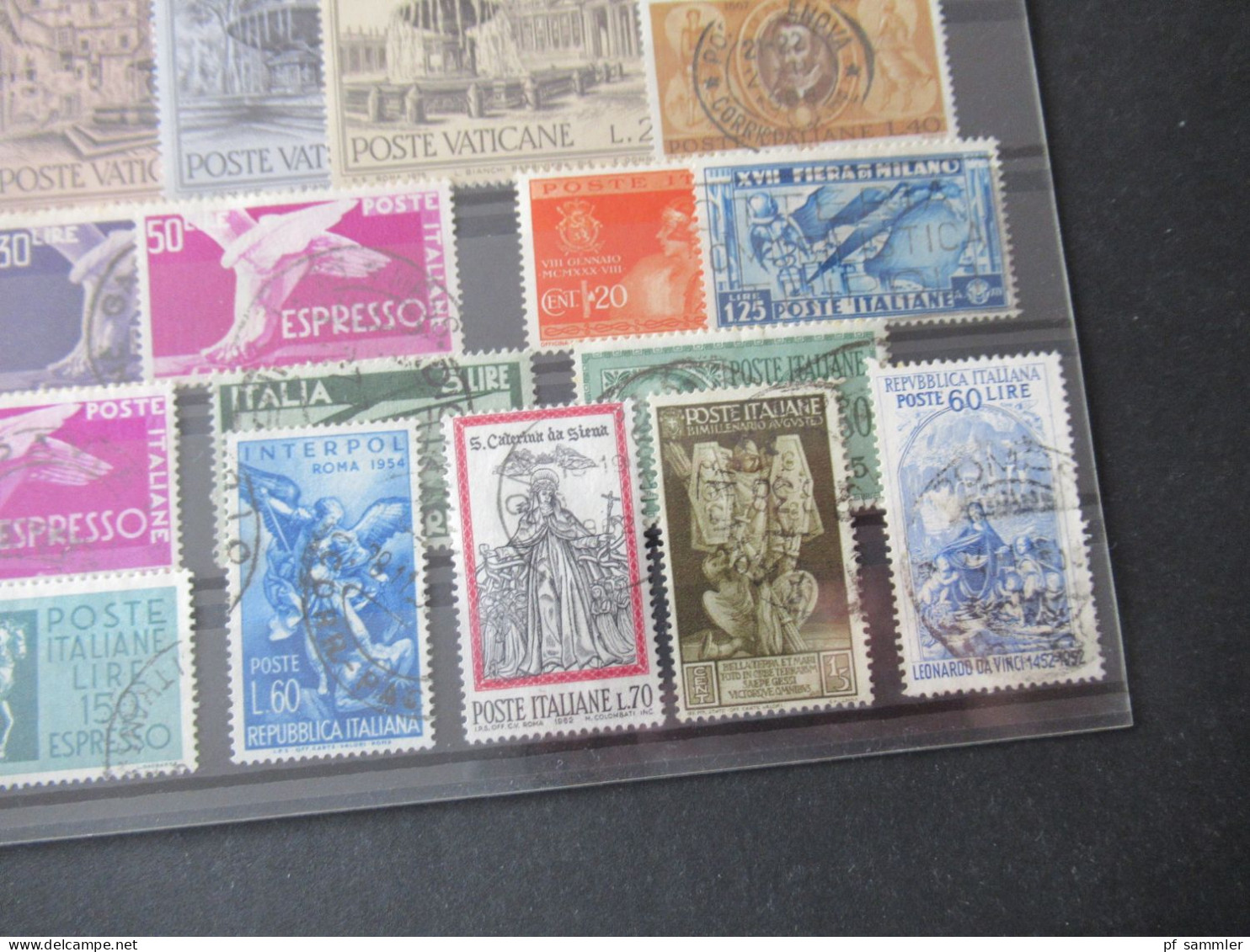 Italien Ab Den 1930er Jahren Einige Gestempelte Marken Auf 2 Steckkarten / Auch Ein Paar Marken Vatican - Usados