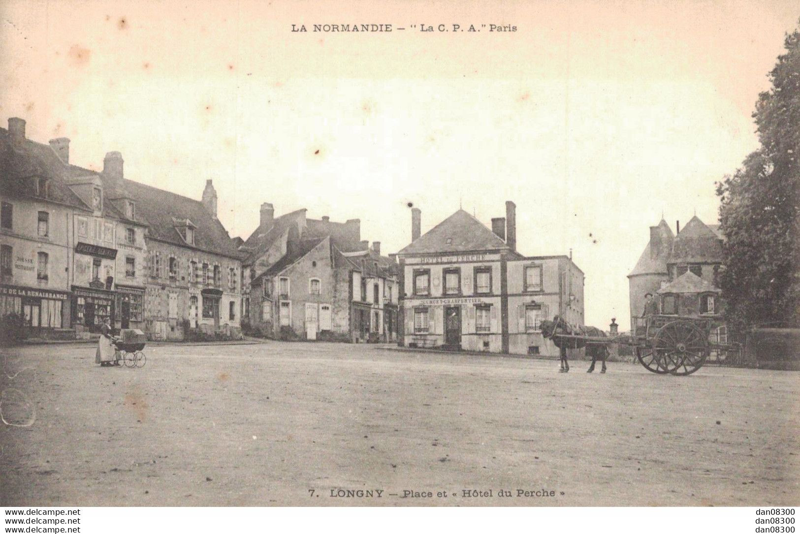 61 LONGNY PLACE ET HOTEL DU PERCHE ATTELAGE - Longny Au Perche