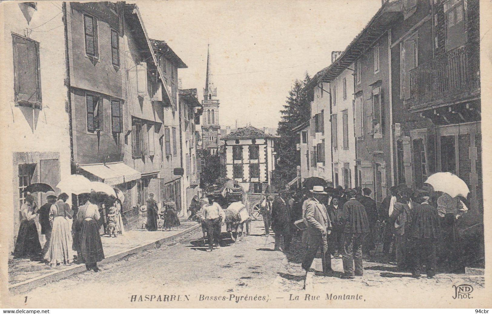 CPA (64)  HASPARREN   LA RUE MONTANTE - Hasparren