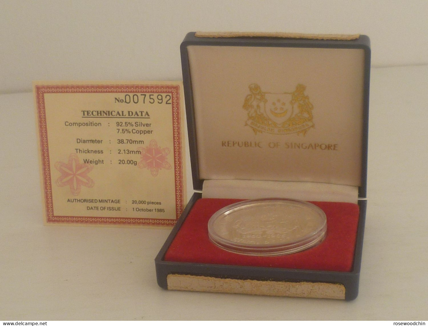 Old 1985 Singapore $5 STERLING SILVER PROOF COIN -25 Years Of Public Housing (Ref: 007592) - Singapore