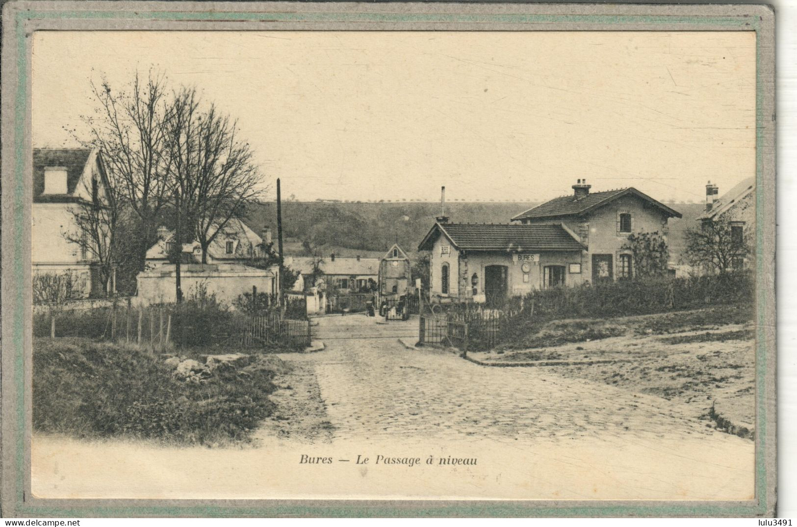 CPA - BURES (91) - Aspect De L'entrée Du Bourg , Du Passage à Niveau Et De La Gare En 1905 - Bures Sur Yvette