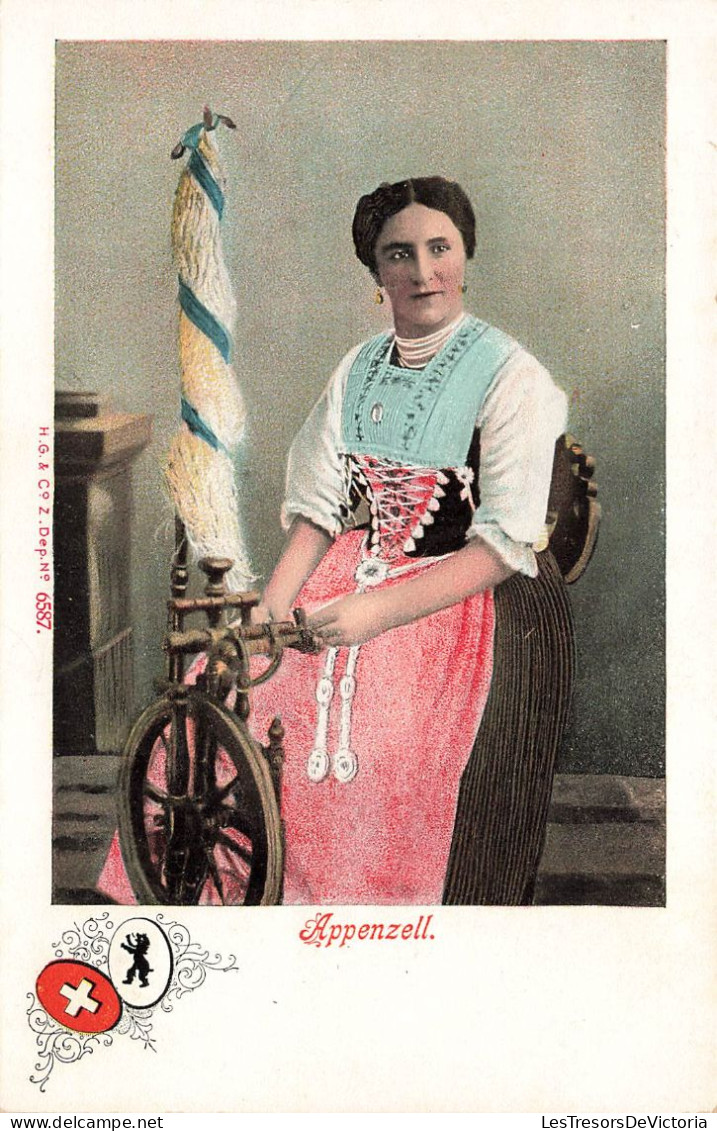 FOLKLORE - Suisse - Costume - Appenzell - Femme En Costume Traditionnel - Colorisé - Rouet - Carte Postale Ancienne - Costumes