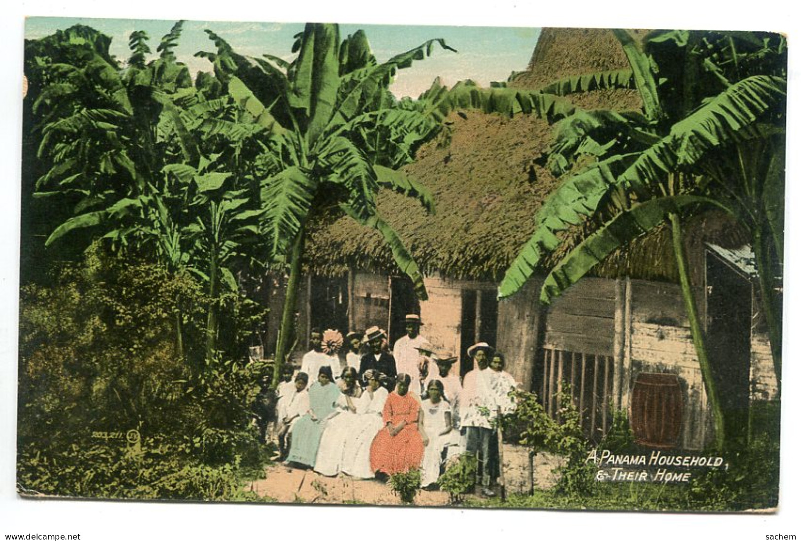 PANAMA A Panama Household Their Home Vilageois Devant Entrée Maison 1920    D16 2023 - Panama