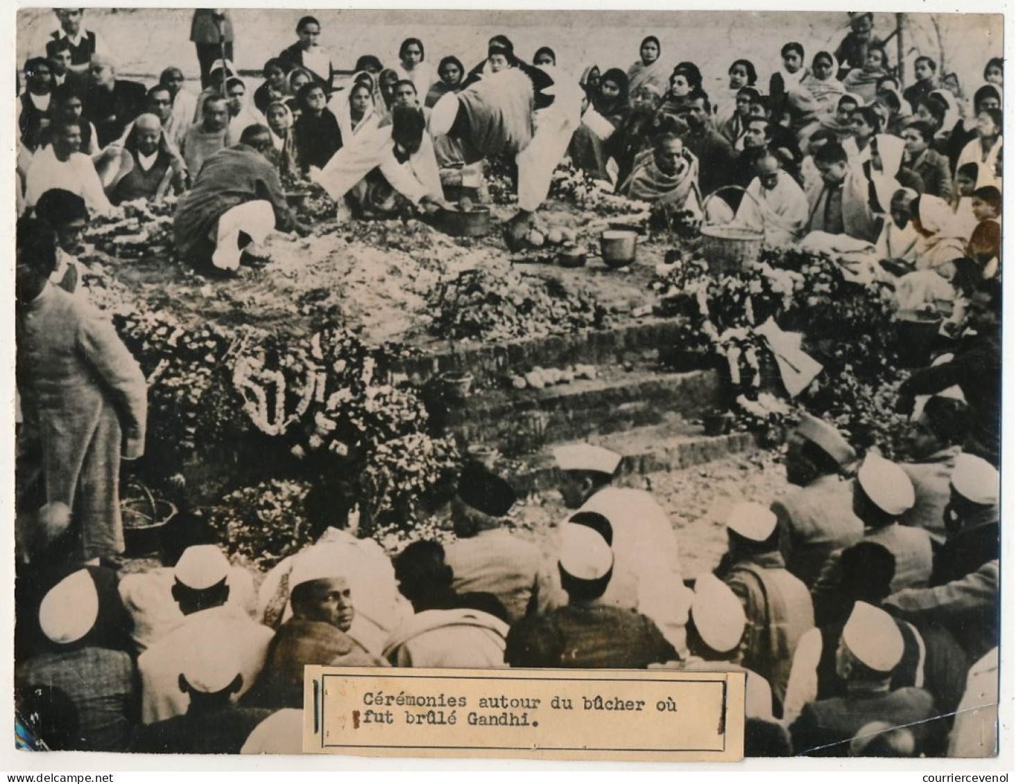 INDE - Photo De Presse Keystone - Cérémonies Autour Du Bûcher Où Fut Brûlé Gandhi - Asia