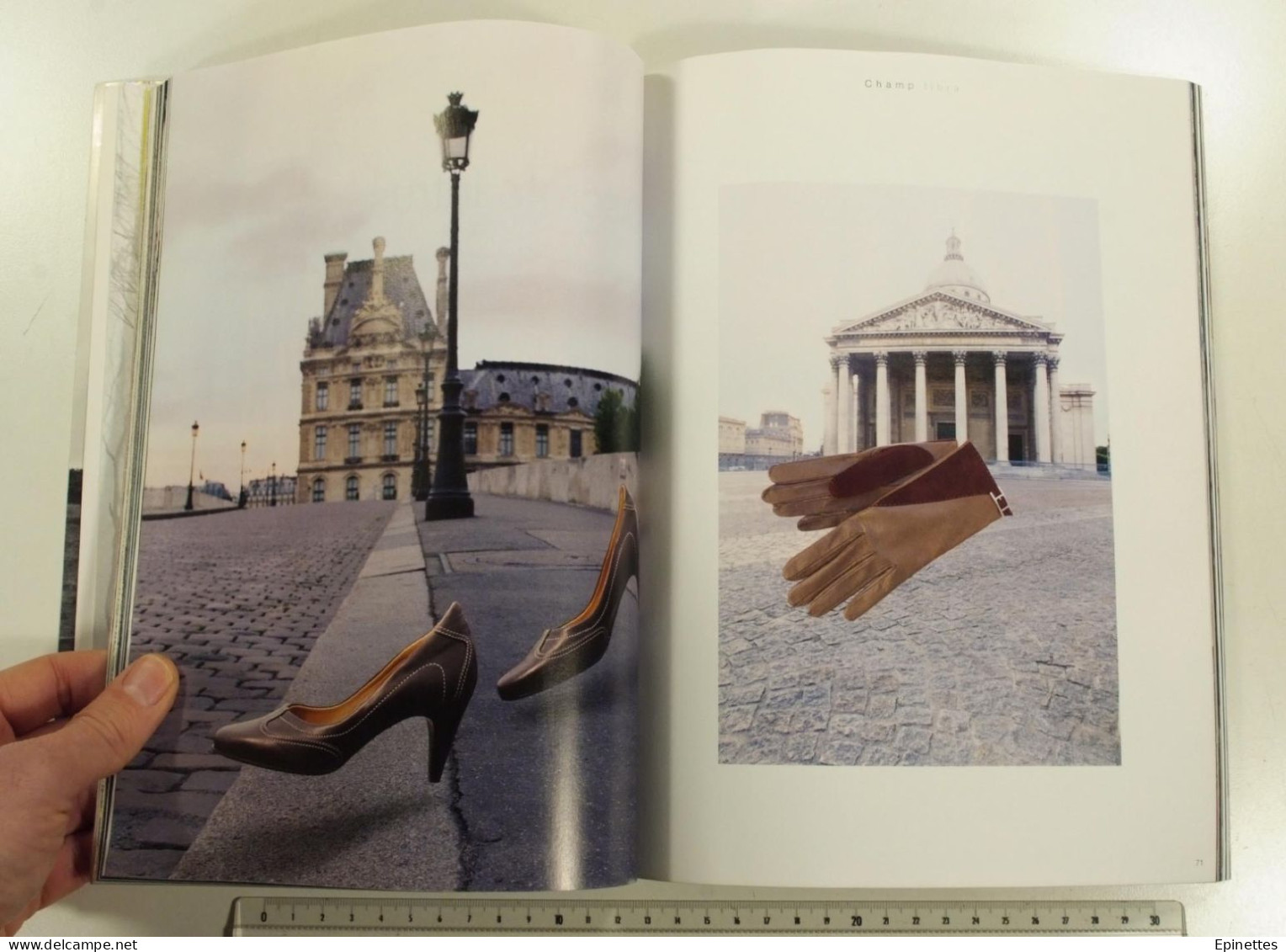 Lot 2 n°s Le Monde d'Hermès, n° 34, 1999 vol. 1 et n° 39, automne-hiver 2001-2002