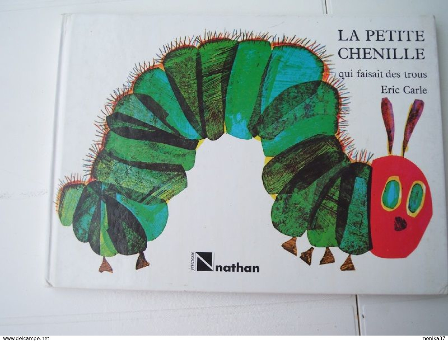 Livre Enfant La Petite Chenille De 1969 - Contes