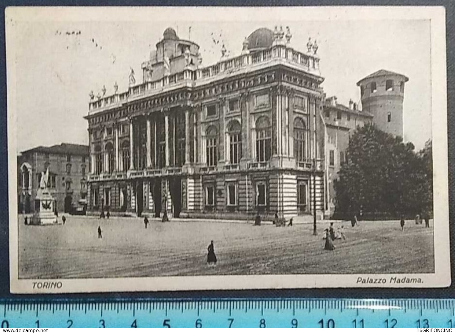 TORINO 1925  " PALAZZO  MADAMA  " . CARTOLINA  ANIMATISSIMA  E VIAGGIATA . EDIZIONI  SOVRANFOT . - Palazzo Madama