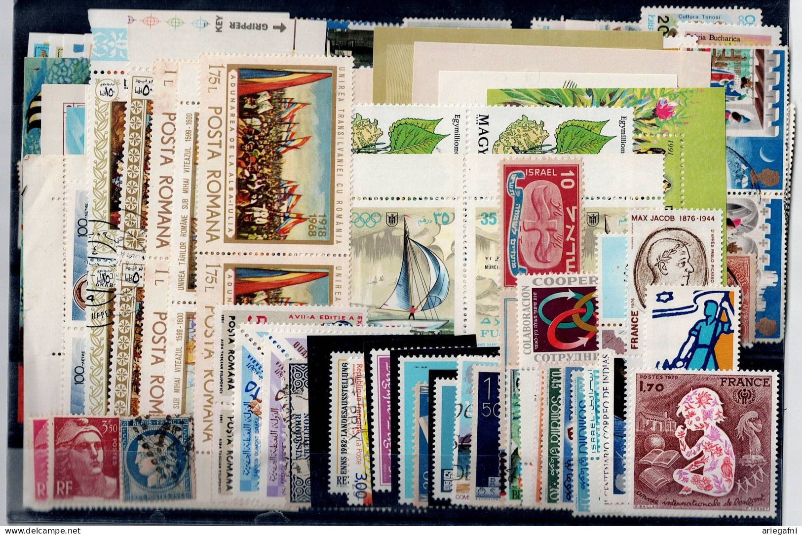 LOT OF 246 STAMPS MINT+USED+ 16 BLOCKS MI- 85 EURO VF!! - Collections (sans Albums)