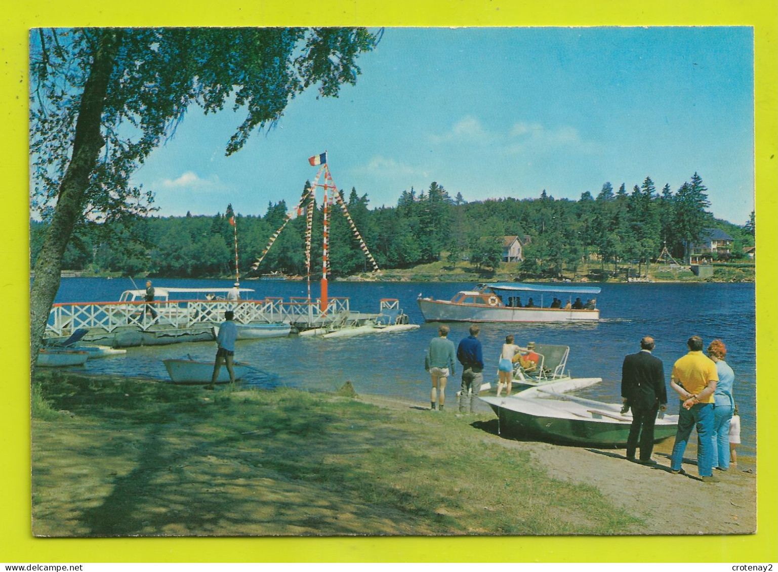 58 LE LAC DES SETTONS Vers Montsauche N°12.449 Les Bords Du Lac Bateau De Promenade Pédalos VOIR DOS - Montsauche Les Settons