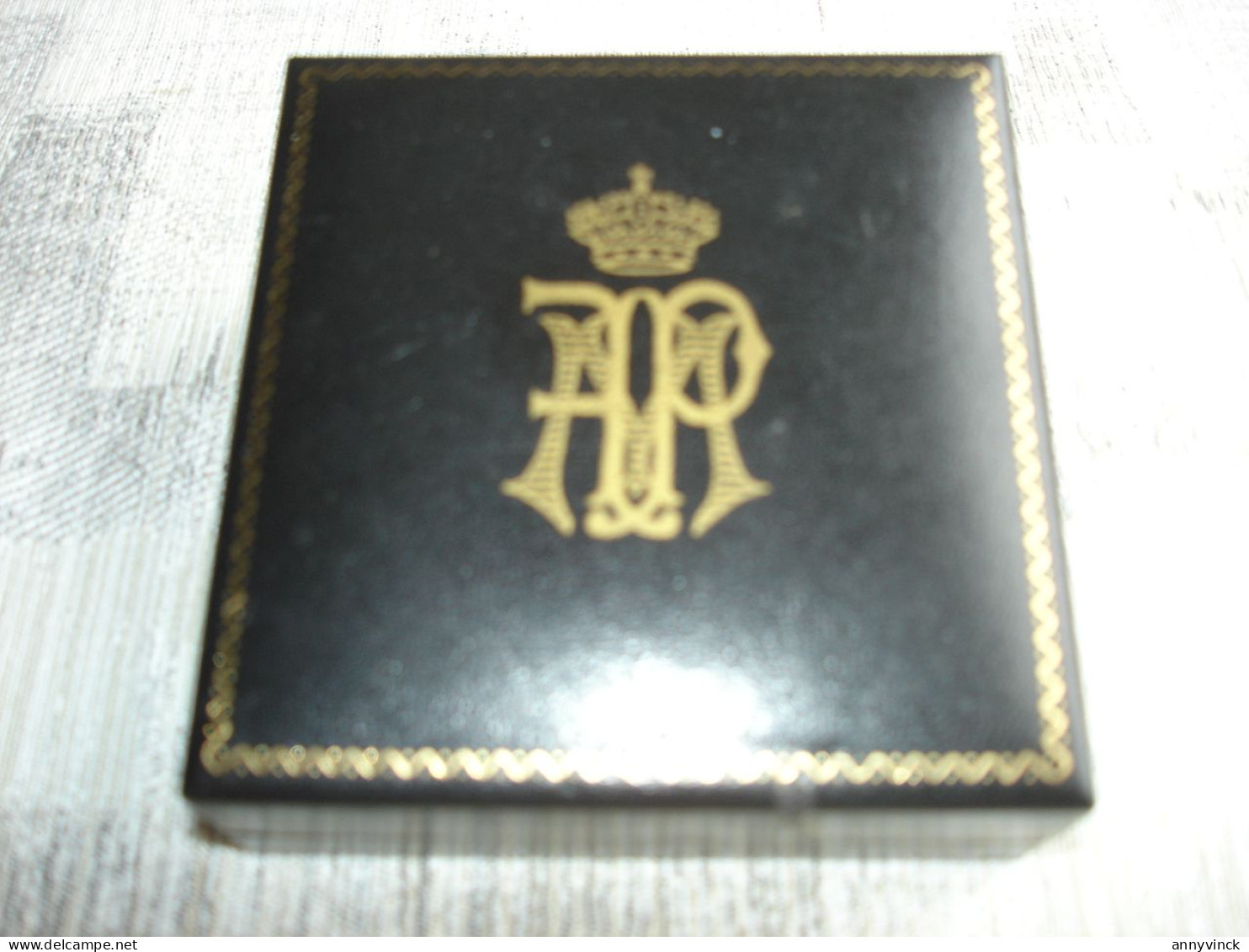 Koningshuis Bronzen Medaille Koning Filip / Koningin Mathilde Ontwerp Benin-debacker - Royaux / De Noblesse