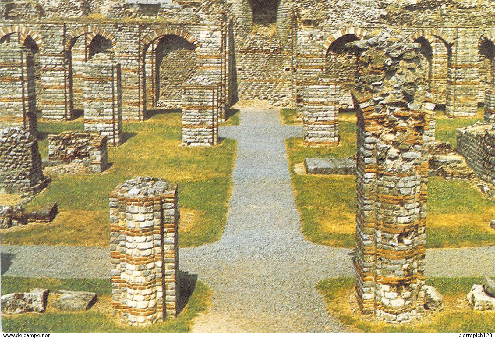 59 - Bavay - Partie Centrale Des Crypto Portiques Gallo Romains - Bavay