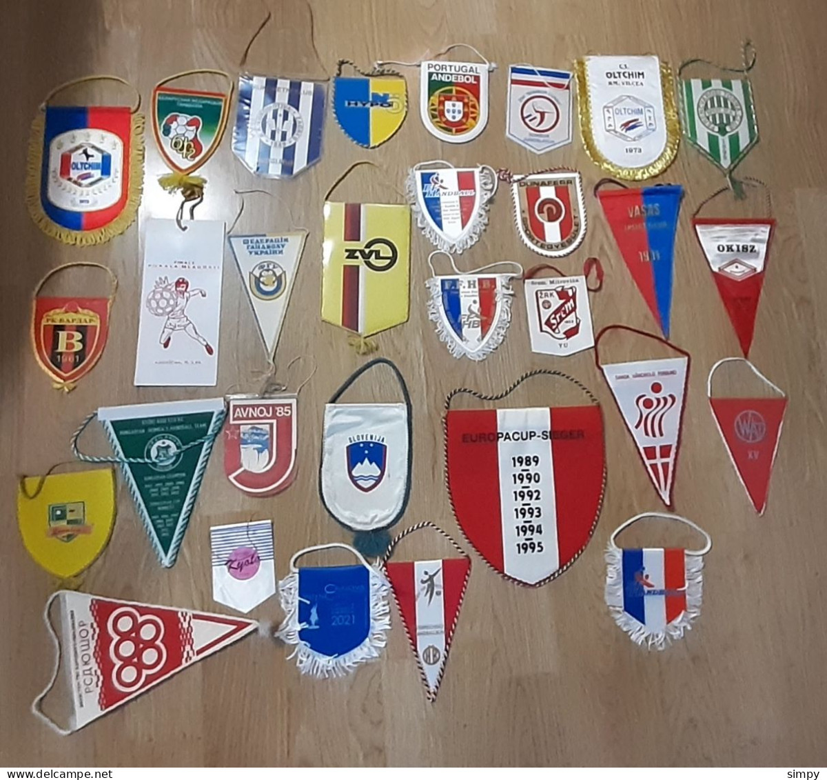 HANDBALL Pennant 30 Different Handball National Team & Club - Balonmano