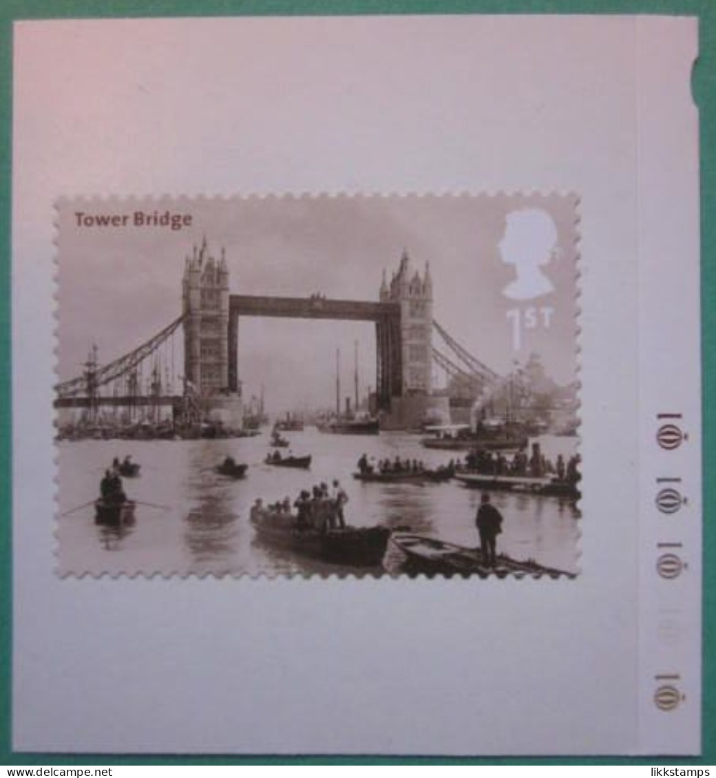 2002 ~ S.G. 2314 ~ BRIDGES OF LONDON SELF ADHESIVE BOOKLET STAMP. NHM  #02098 - Unused Stamps