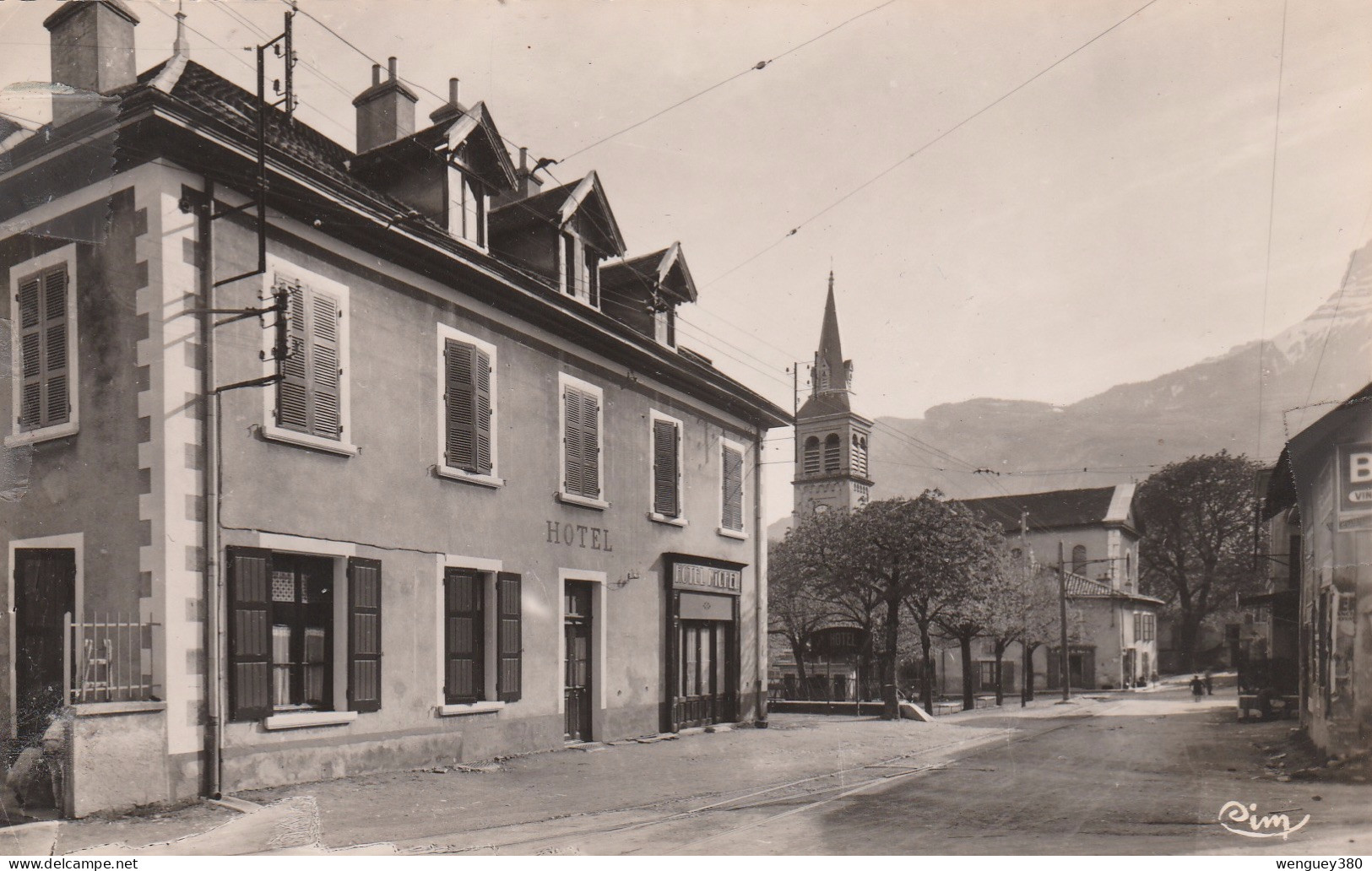 38 CLAIX    GRENOBLE      L'Hôtel Michel Et Le Plateau De St-Ange  TB PLAN  Années 60.      RARE - Claix