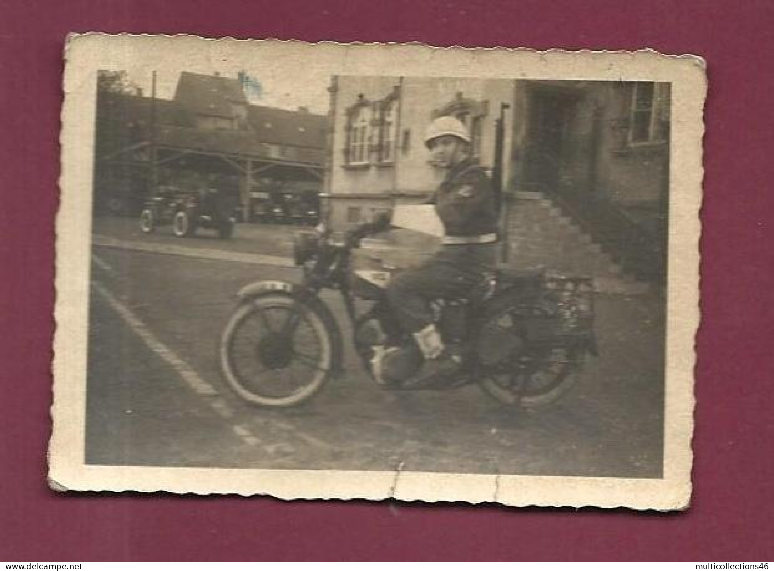 121223 - PHOTO - 1945 Motard N°112 - Jeep Caserne Police  - Police - Gendarmerie