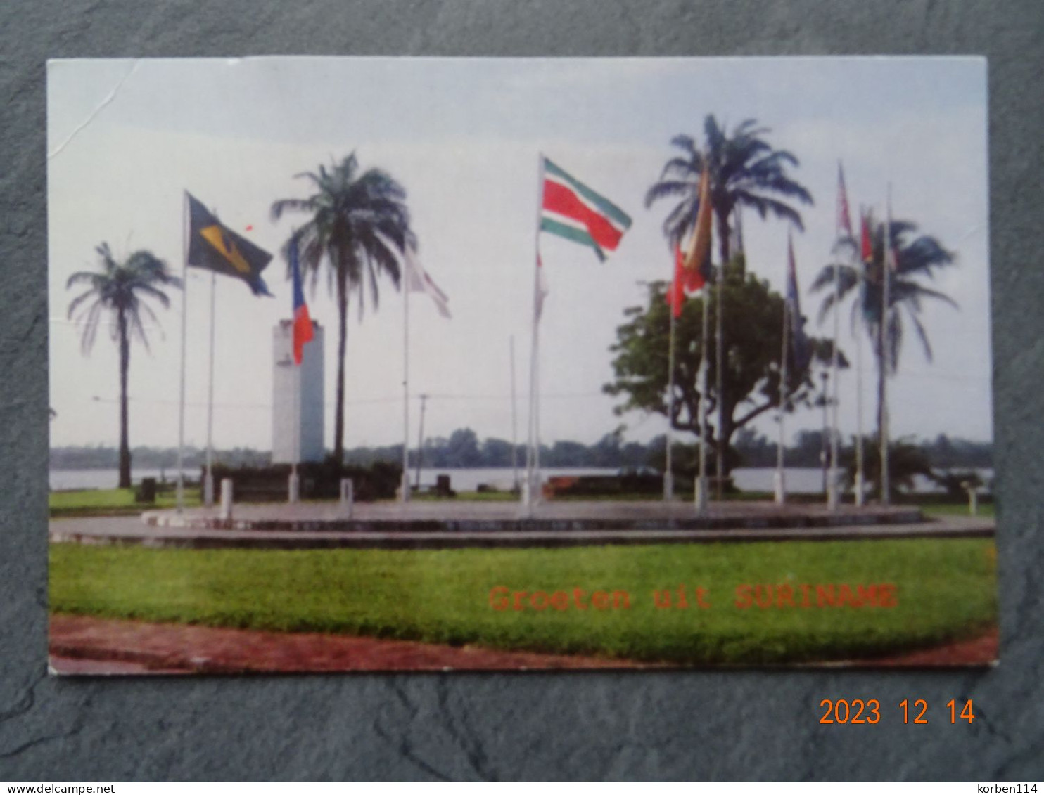 HET MONUMENT DER GEVALLENEN - Suriname