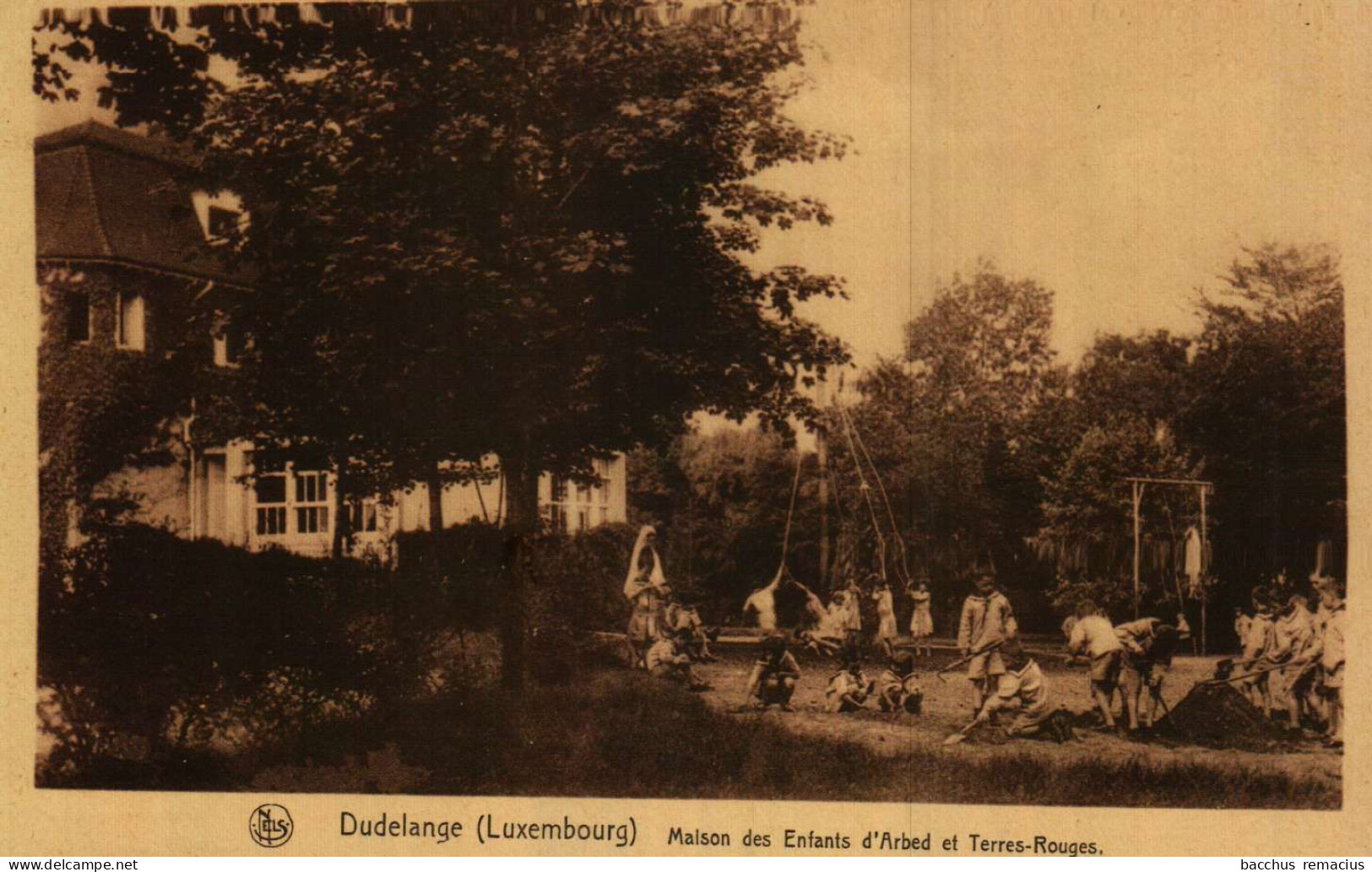 DUDELANGE -   Maison Des Enfants D'ARBED Et TERRES ROUGES - Dudelange