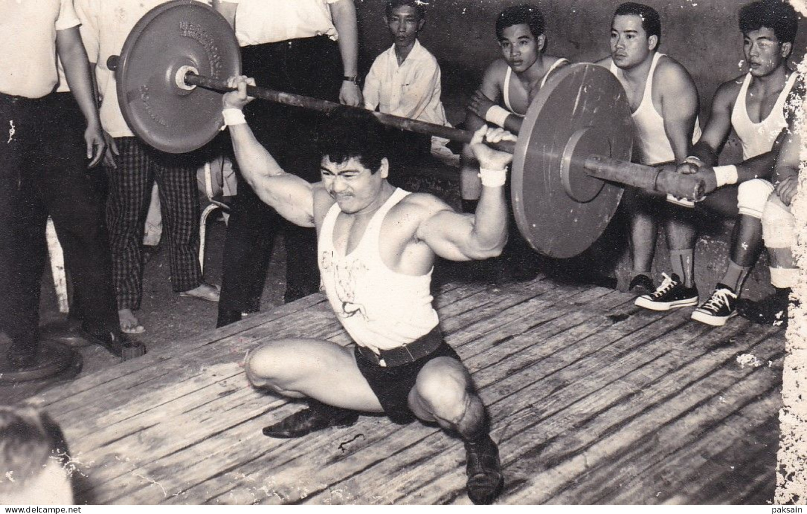 Photographie 1960 Haltérophile Vietnamien Vietnam Culturisme Haltérophilie En Asie Indochine Photo - Weightlifting