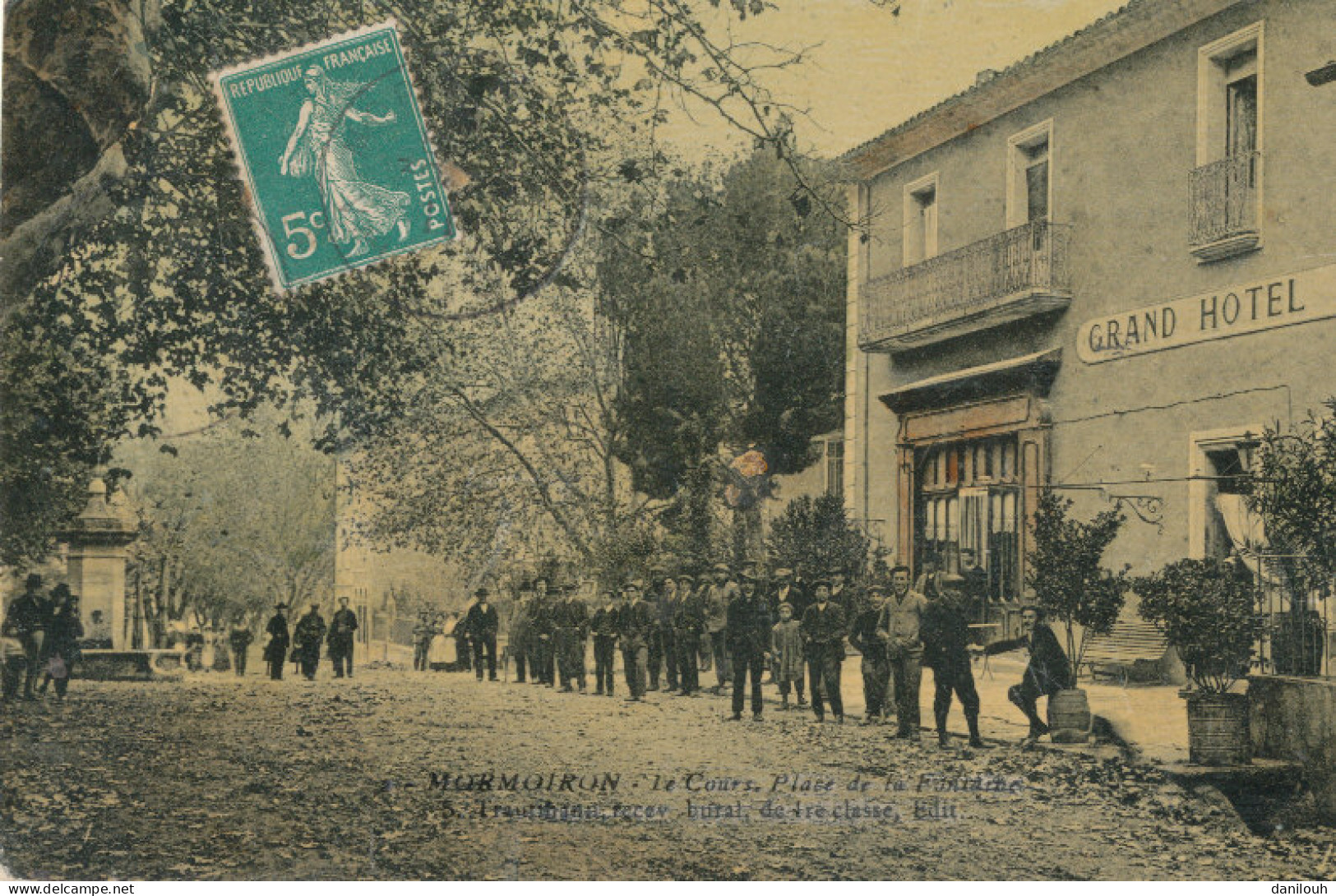 84 // MORMOIRON   Le Cours   Place De La Fontaine   GRAND HOTEL  - Mormoiron