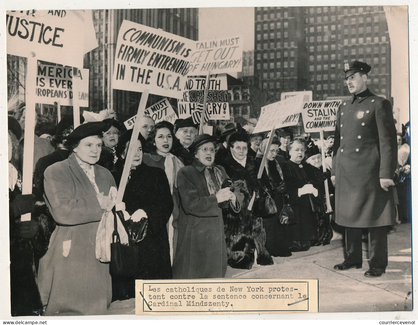 USA - Photo De Presse Keystone - Les Catholiques De New-York Protestent Contre La Sentence Du Cardinal Mindszenty - América