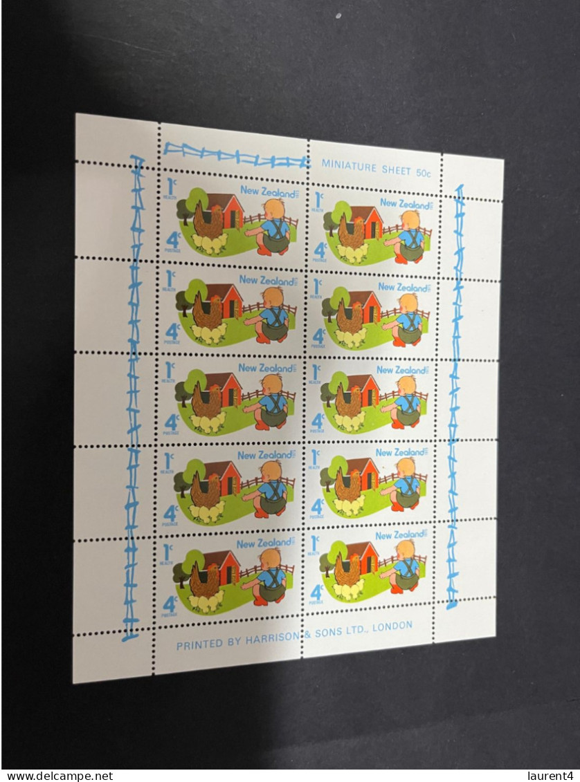 (stamp 17-12-2023) Mint (Neuve) New Zealand Mini-sheet - Health (14,5 X 12 Cm) - Blocks & Sheetlets