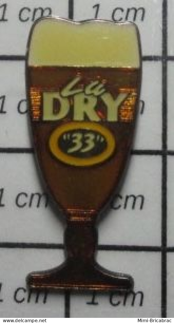 712E  Pin's Pins / Beau Et Rare / BIERE / VERRE DE BIERE PRESSION LA DRY "33" - Birra