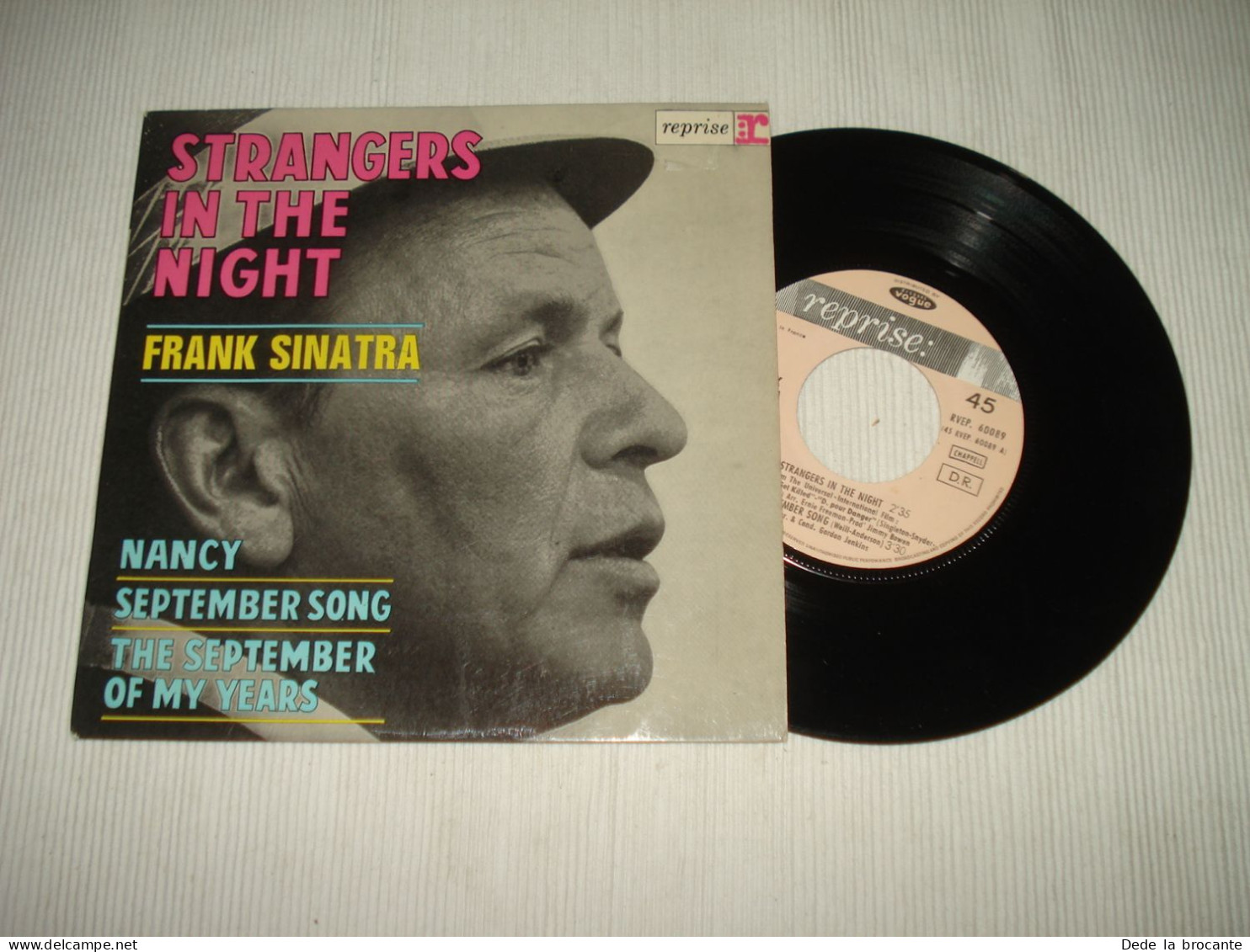 B12 /  Lot  2 X EP 45 T - Frank Sinatra - Srangers In The Night - Petit Prix - Jazz