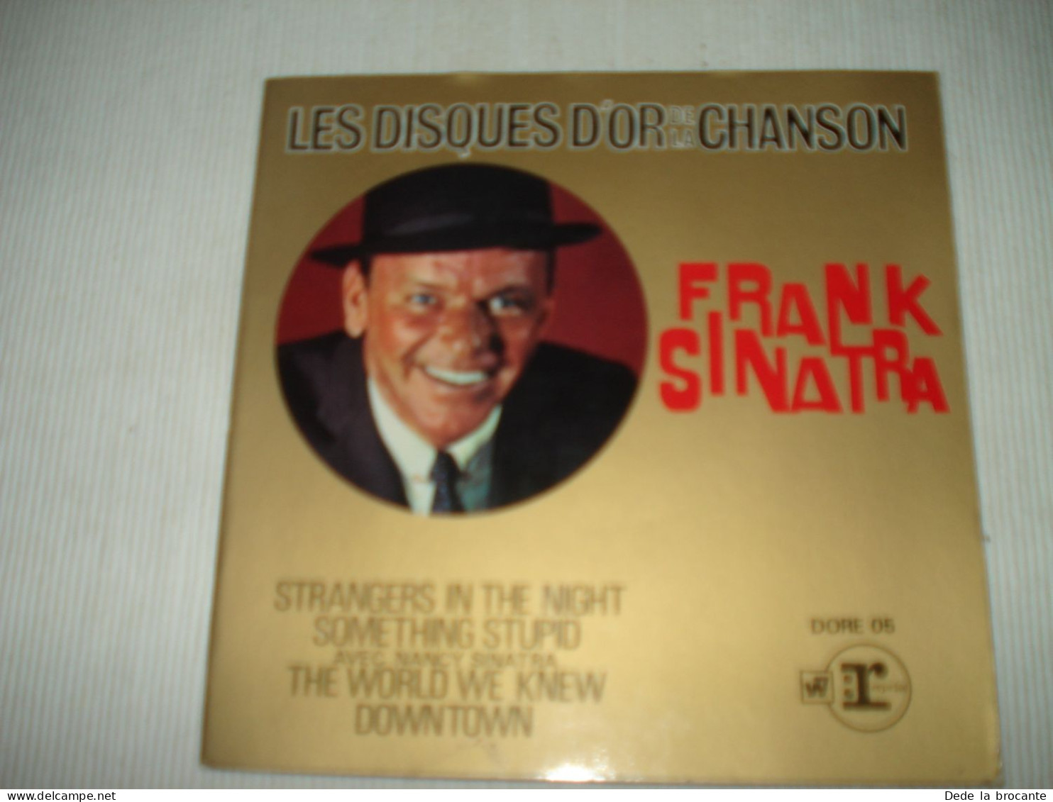 B12 /  Lot  2 X EP 45 T - Frank Sinatra - Srangers in the night - Petit prix