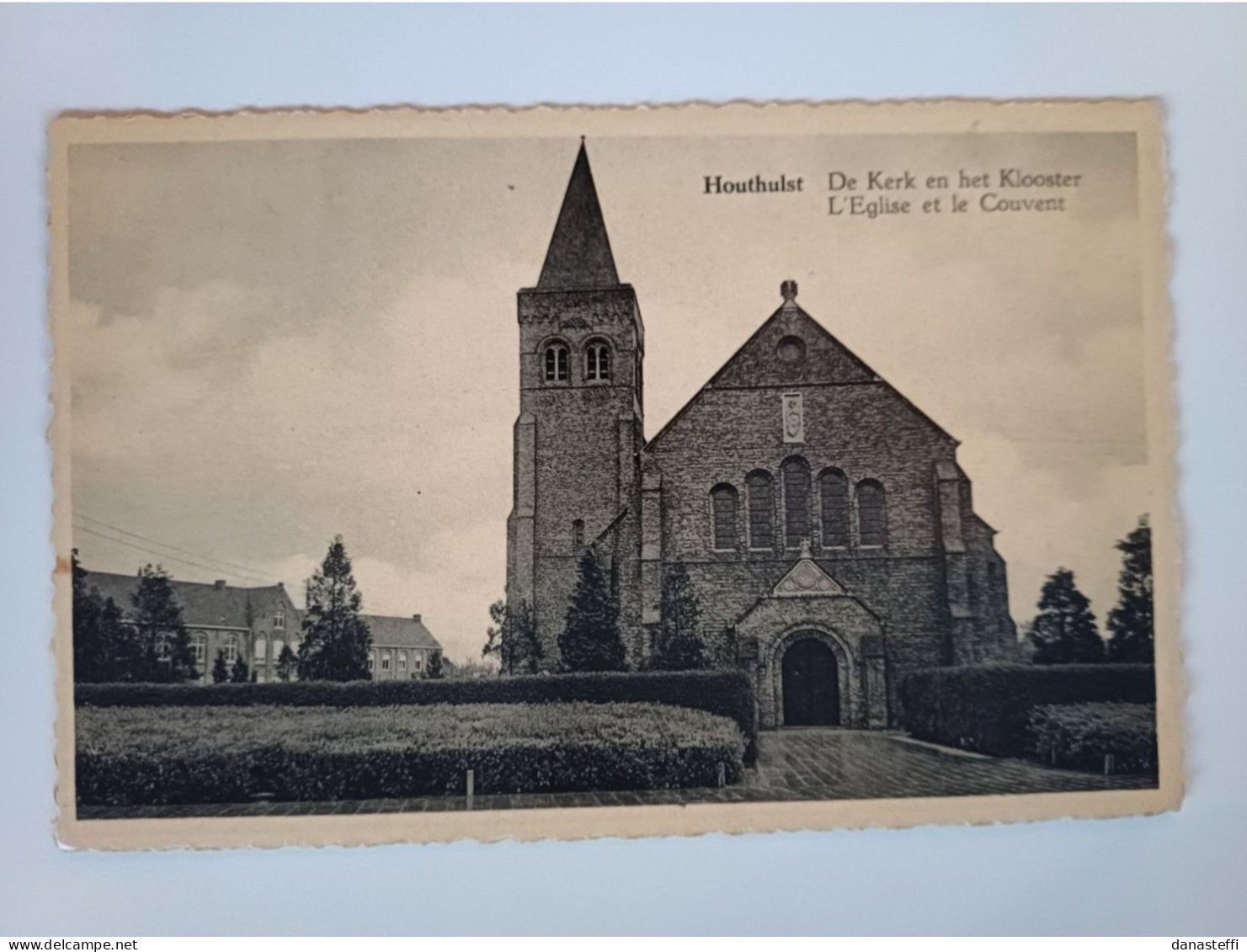 HOUTHULST  DE KERK EN HET KLOOSTER - Houthulst