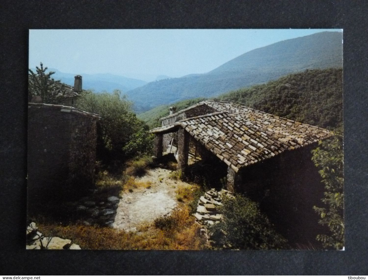 REGION LANGUEDOC ROUSSILLON - LES CEVENNES TOURISTIQUES / UN VIEUX MAS CEVENOL - Languedoc-Roussillon