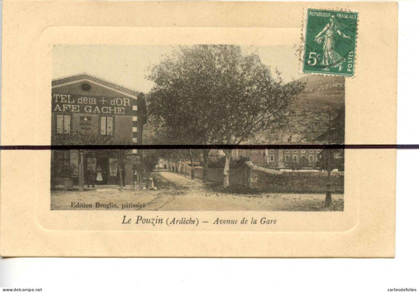 CPA Cuvette Colorisée. ARDECHE. D07.  Le POUZIN . Avenue De La Gare . Hôtel Café De La Croix D'or GACHE - Le Pouzin