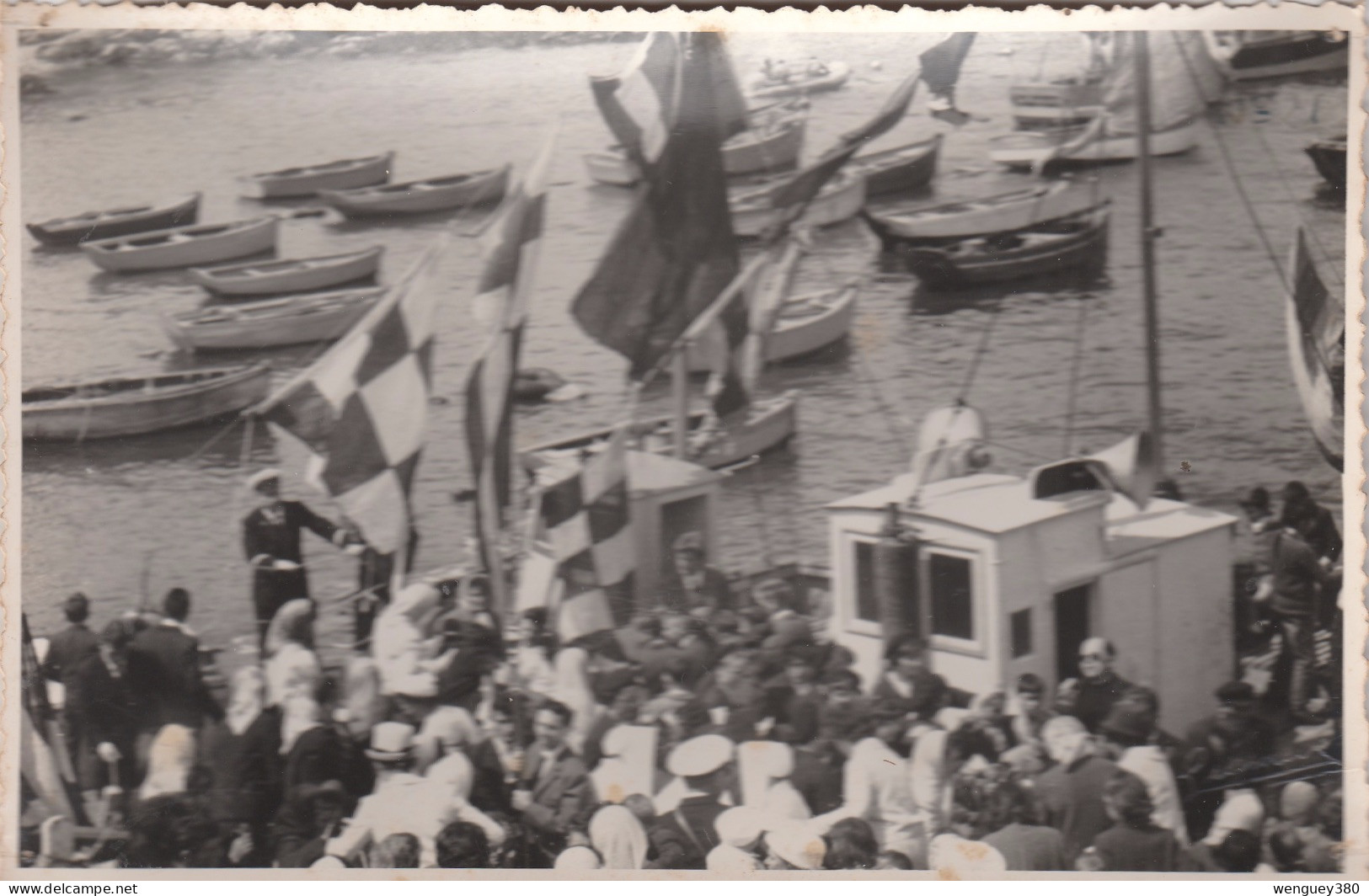 56 KERROCH  PLOEMEUR.  Procession Fête De La Mer  PHOTO  1963.Embarquement à La Cale   TB PLAN      RARE - Ploemeur