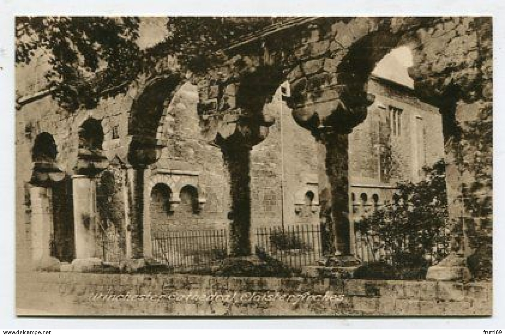 AK 187594 ENGLAND - Winchester Cathedral - Cloister Arches - Winchester