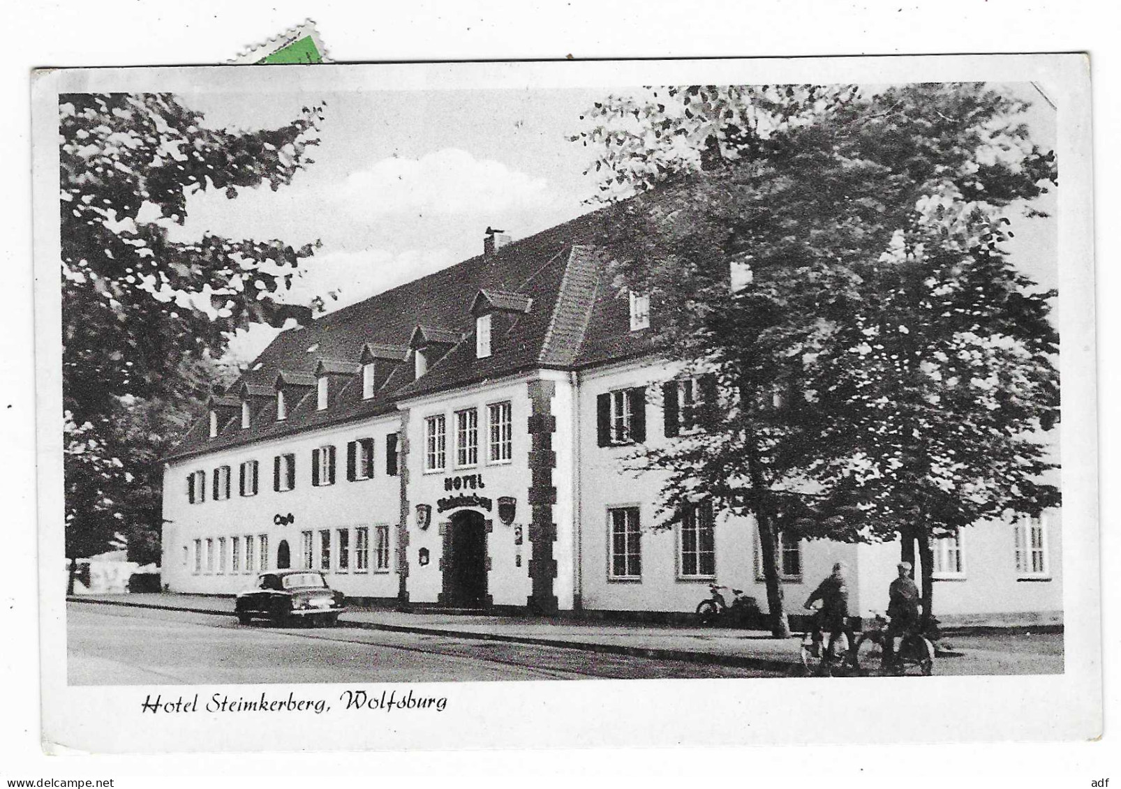 CPSM ANIMEE WOLFSBURG, AUTO VOITURE ANCIENNE DEVANT L'HOTEL STEIMKERBERG, Format 9 Cm Sur 14 Cm Environ, ALLEMAGNE - Wolfsburg