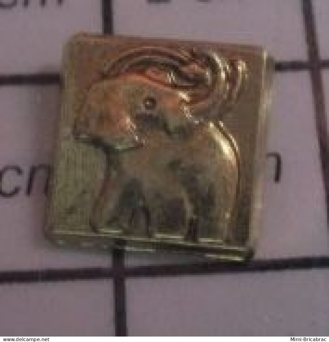 1115A Pin's Pins / Rare Et De Belle Qualité !!! ANIMAUX / ELEPHANT METAL JAUNE Mini Pin's - Espace