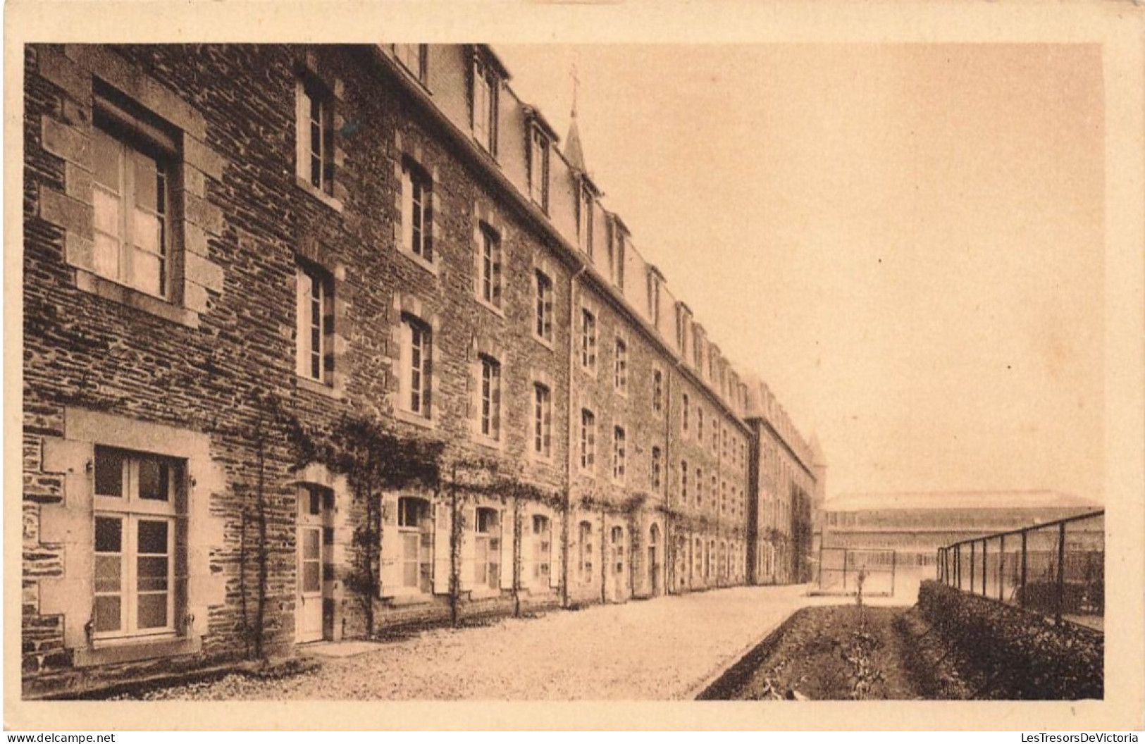 FRANCE - Châteaugiron - Petit Séminaire Ste Croix - Vue D'ensemble - Ed C Voiron - Carte Postale Ancienne - Châteaugiron